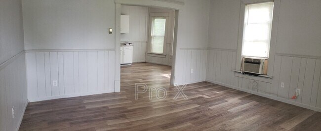 Foto del edificio - 702 W 6th St