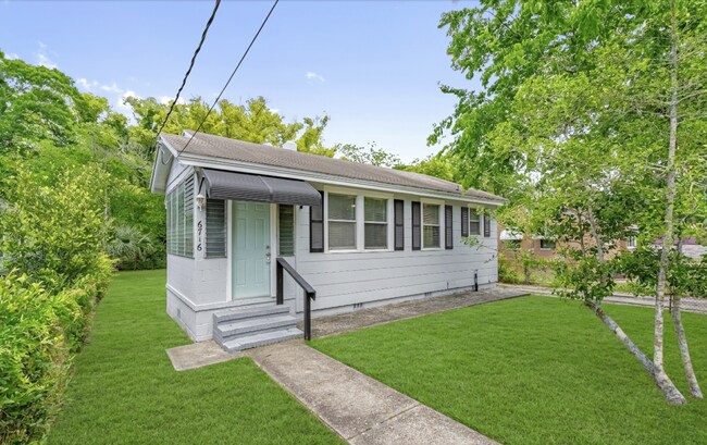 Foto del edificio - 6716 Perry St