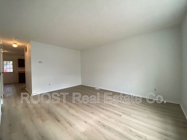 Foto del edificio - 6972-6996 Joesph Steet