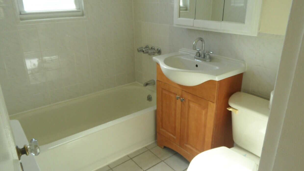 Baño - 67110 Clyde St