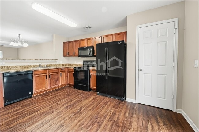 Building Photo - 406 Flint Dr
