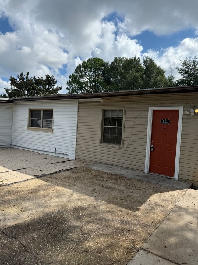 Building Photo - 811 Patio St