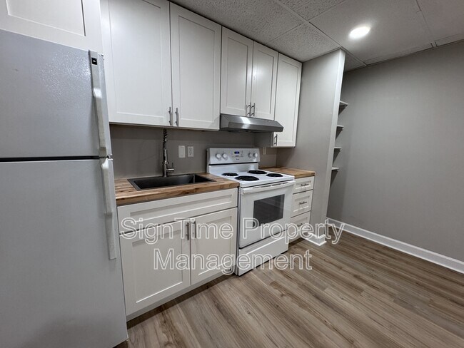 Building Photo - 229 Jonathan St