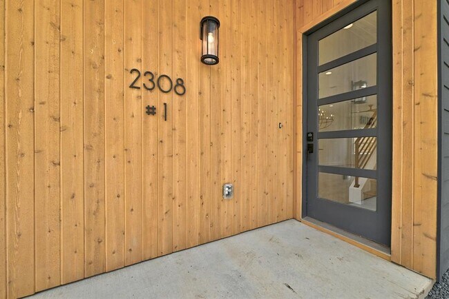 Foto del edificio - 2308 Maxwell Ln
