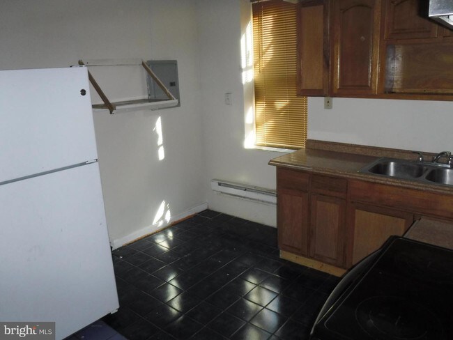 Foto del edificio - 613 W Main St