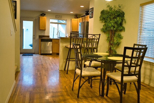 Dining Room - 4509 W Irving St