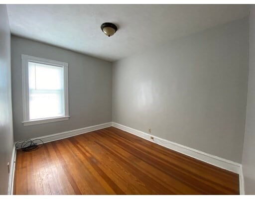 Building Photo - 148 Barnes St