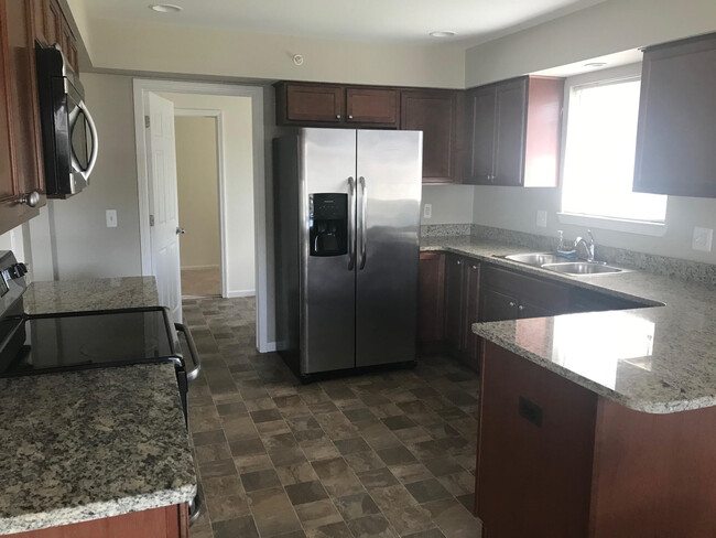 Building Photo - 14382 Shadywood Dr