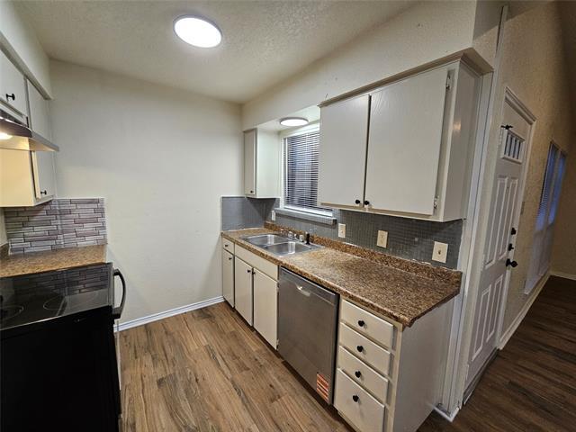 Foto del edificio - 3149 Tudor Ln