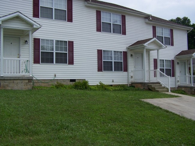 Building Photo - 117 Speedway Dr