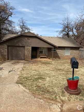 Building Photo - 3013 Gwendolyn Ln