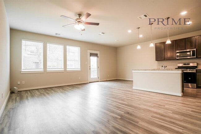 Building Photo - 602 Skiff Moth Dr