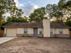 Building Photo - 303 Springwood Cir