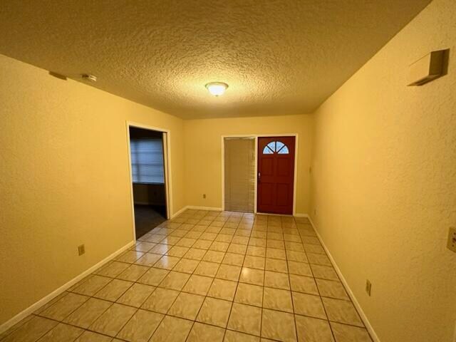 Foto del edificio - 1323 Summit Run Cir