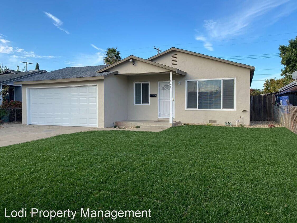 3 br, 1 bath House 1625 S SCHOOL STREET House Rental in Lodi, CA