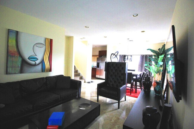 Foto del edificio - 310 NE 36th St