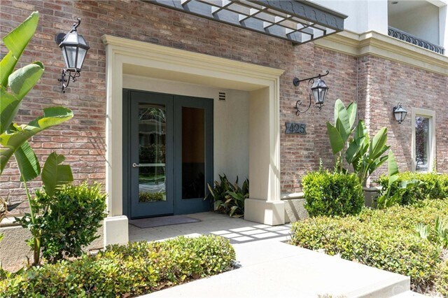 Building Photo - 425 S Anaheim Blvd