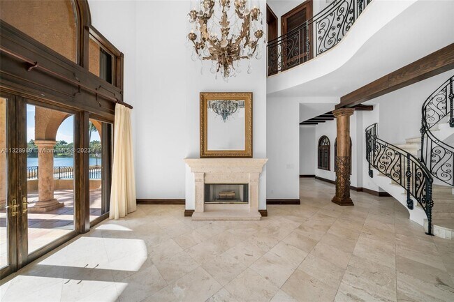 Building Photo - 4970 N Kendall Dr