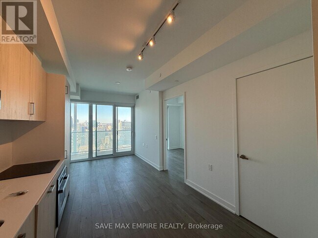 Photo du bâtiment - 88 Queen St E