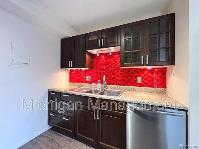 Foto del edificio - 2150 Pauline Blvd