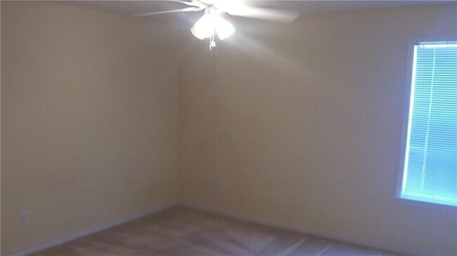 Building Photo - 31378 Oakridge Dr