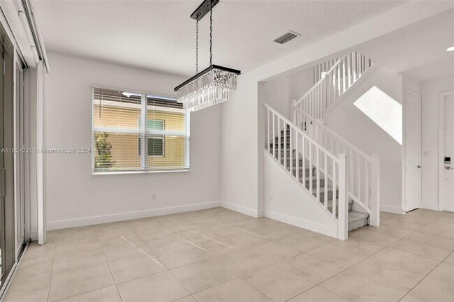 Foto del edificio - 4224 Rosa Dr