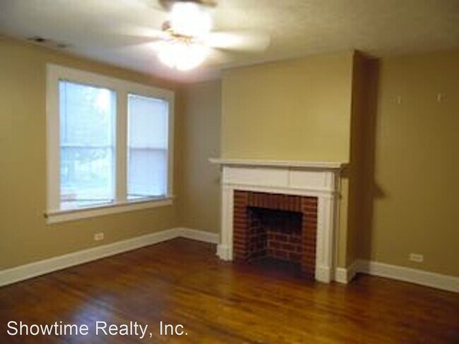 Building Photo - 2 br, 1 bath House - 2220 Bell St.