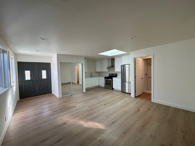 Foto del edificio - 6534 Peach Ave