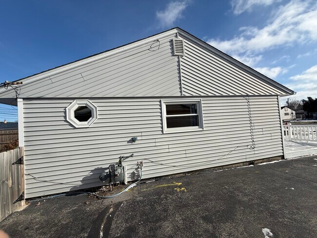 Foto del edificio - 9060 S Main St