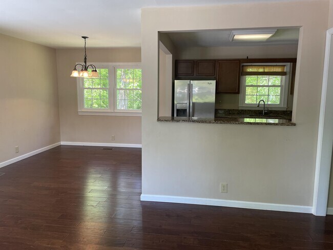 Foto del edificio - 3500 Whittle Springs Rd