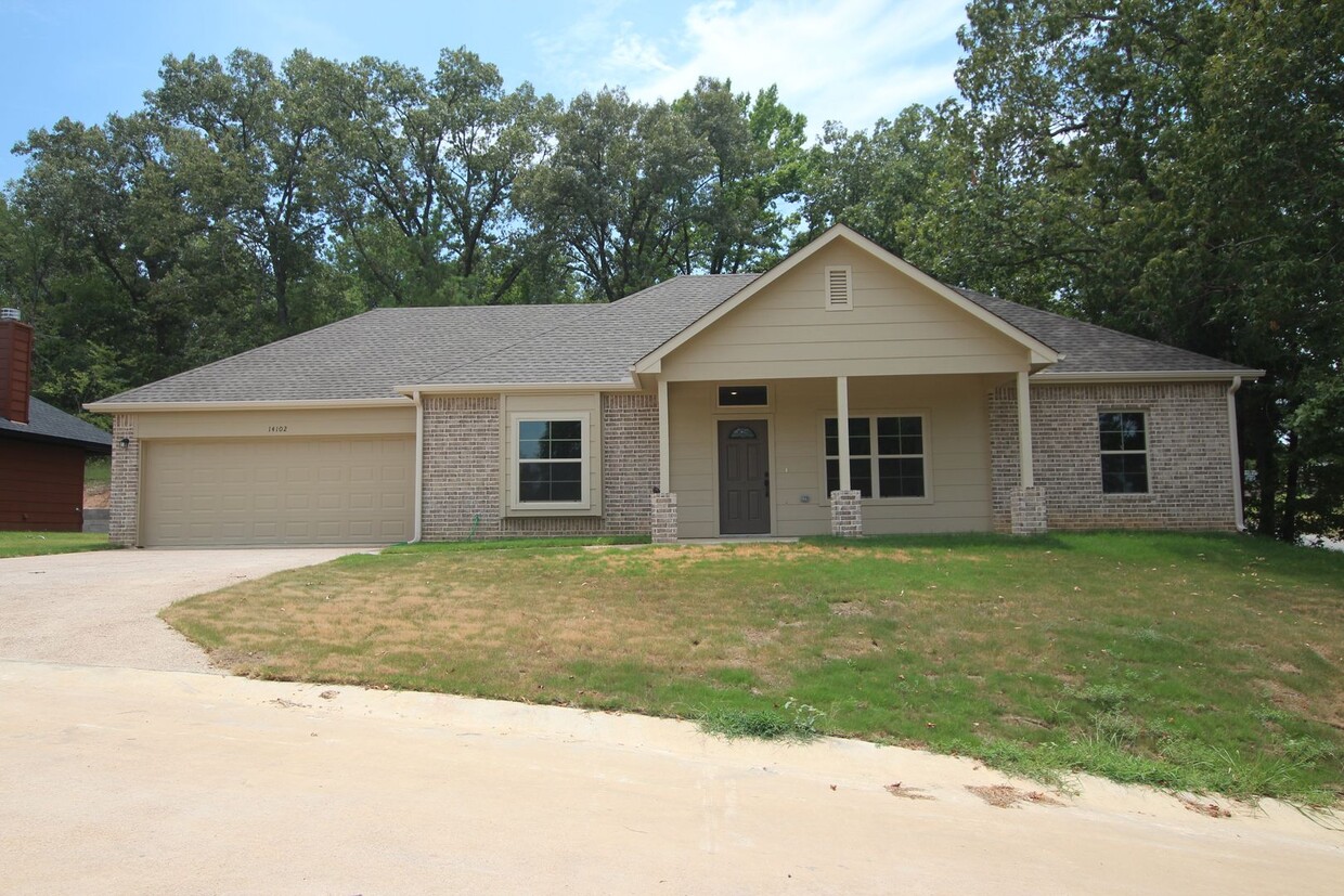 Foto principal - Stunning 3bedroom Home in Brownsboro, Tx!