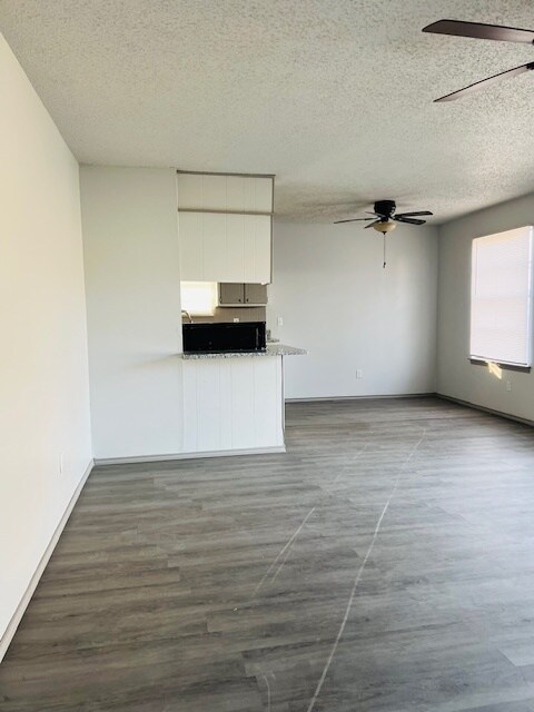 Foto del edificio - 3204 S Spring St