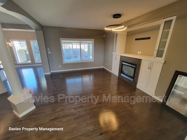 Building Photo - 8380 Shaske Crescent NW