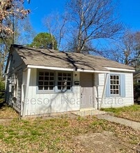 Building Photo - 3020 Conmar St