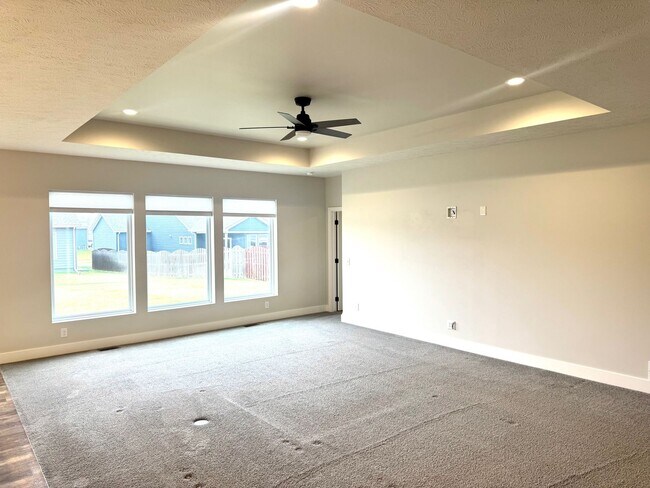 Foto del edificio - Spacious Ranch Home  5 Bedrooms  3 Bathrooms  3,163 Finished Sq Ft