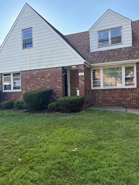 Primary Photo - 76 Major St