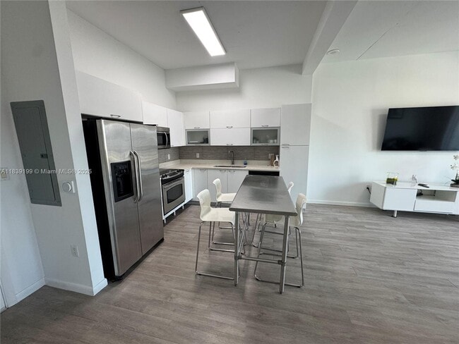 Building Photo - 234 NE 3rd St