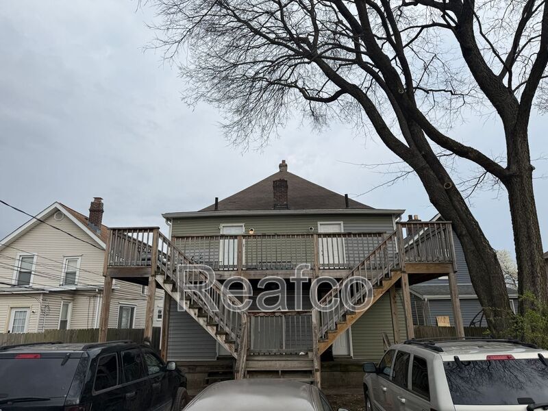 Primary Photo - 349 1/2 E Welch Ave