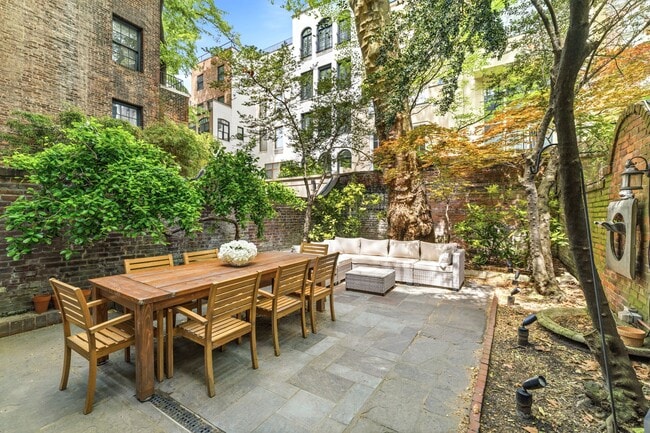 Building Photo - 159 E 63rd St