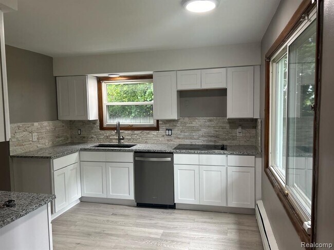 Foto del edificio - 17214 Archdale St