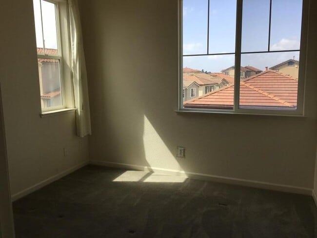 Building Photo - 5 bedroom in Milpitas CA 95035