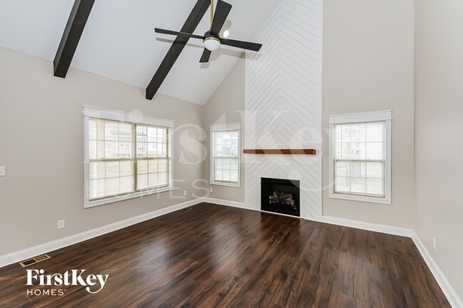 Building Photo - 372 Lowline Dr