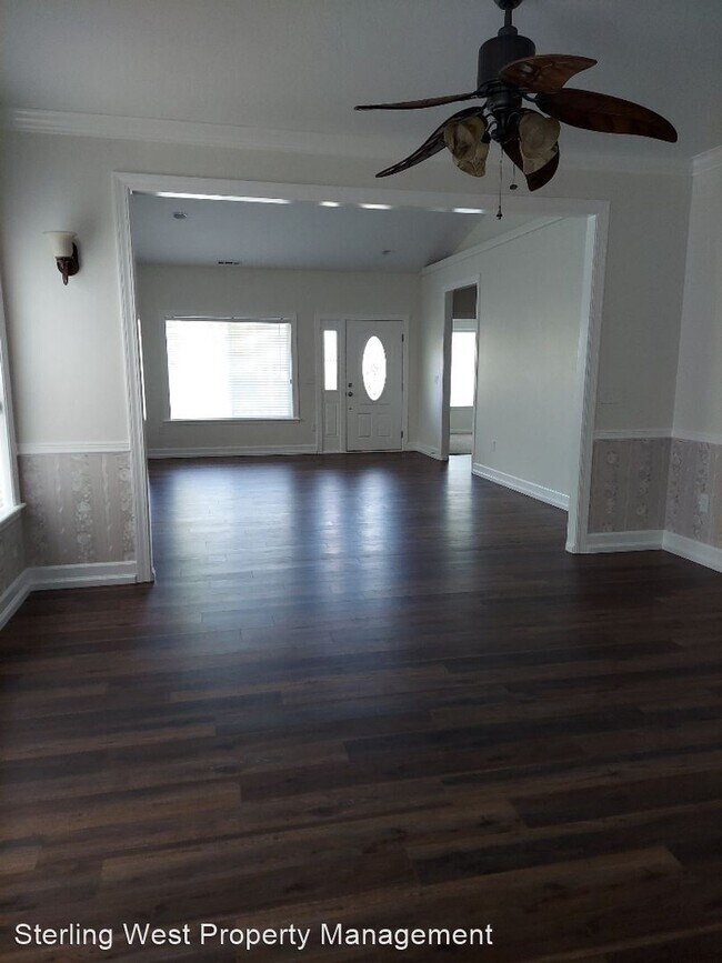 3 br, 2 bath House 1011 Shake Dr House Rental in Central Point, OR