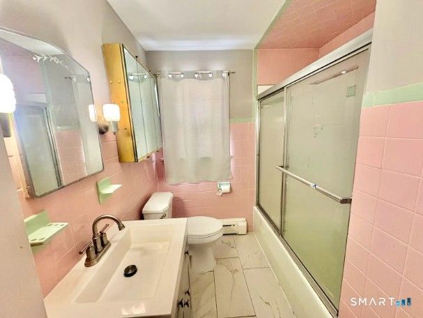 Building Photo - 48 Gates Ave