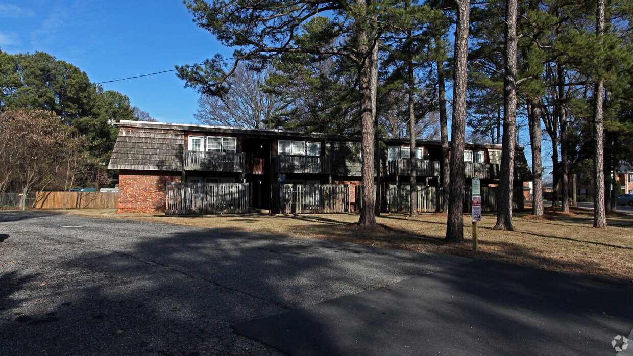 Primary Photo - McAlway Chateau