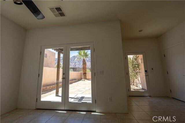 Building Photo - 52720 Avenida Diaz