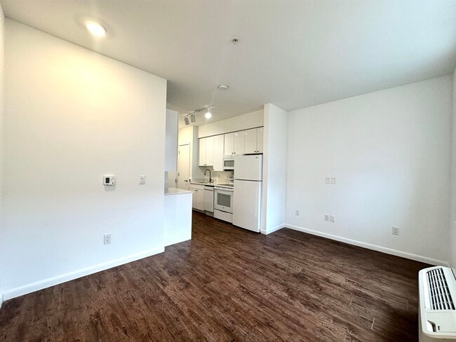 Building Photo - 253 Academy St
