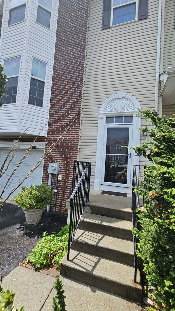Foto del edificio - THREE BEDROOM TOWNHOUSE- East Penn Schools