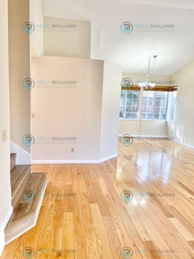 Foto del edificio - Well-Appointed 4BR Home with Open Floorplan & Expansive Yard