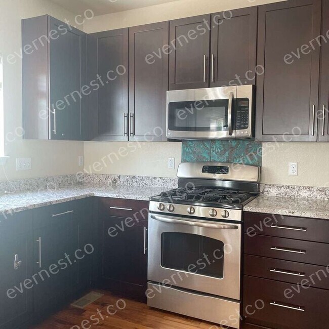 Foto del edificio - 613 Westcliff Dr